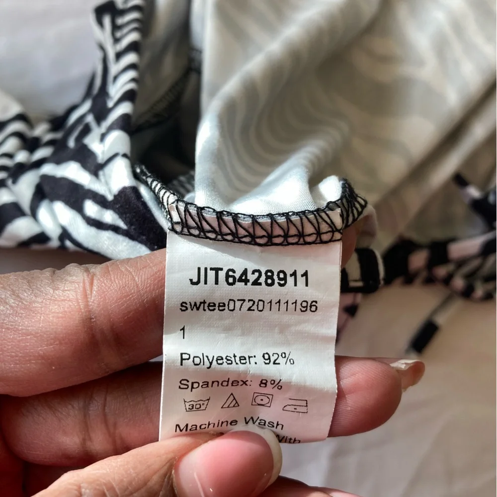 🔴 4/$12 NWOT Black & White Zebra Print Backless Crop Top Size Large - Picture 8 of 11